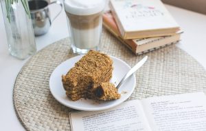 foodiesfeed.com_traditional-czech-honey-cake-caffee-latte.jpg